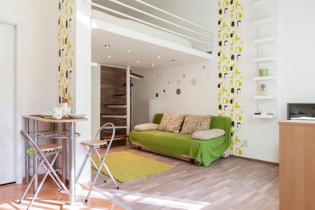 Dora'S Calm Nest Over The Chestnut Tree Apartment Budapest Exterior photo